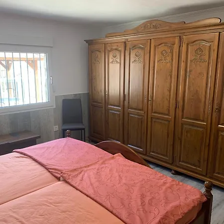 Δωμάτια σε οικογενειακή κατοικία Casa Iria