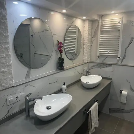 Проживание в семье Casa Iria *